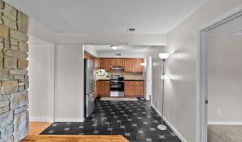 404 Applestone Dr, Ballwin, MO 63021