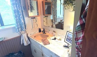 850 Gambier Dr, Alford, FL 32420