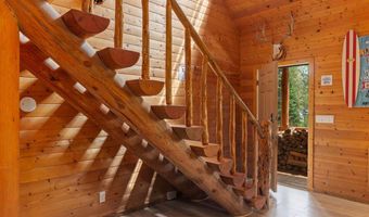 9 PINE St, Alpine, WY 83128