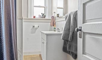 203 Glamorgan St, Alliance, OH 44601