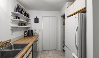 25 Water St 102, East Greenwich, RI 02818