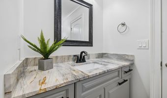 10514 E Brainerd Rd, Apison, TN 37302