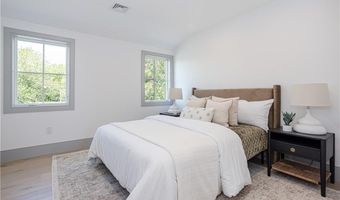 157 Ellery Ave, Middletown, RI 02842