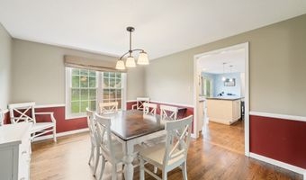 27 S Pond Cir, Cheshire, CT 06410