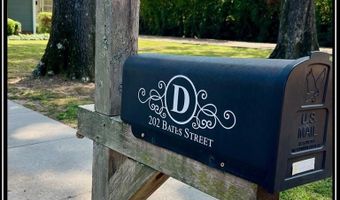 202 Bates St, Batesville, MS 38606