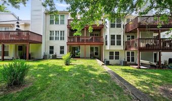 740 Woodside Trails Dr 103, Ballwin, MO 63021