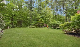 12 Robin Vale Dr, Glocester, RI 02857