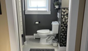 4 Trueworthy Ave, Augusta, ME 04330