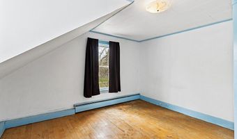 585 Riverside Dr, Augusta, ME 04330