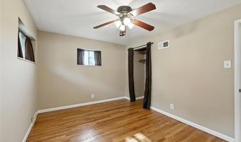 9800 Ridgely Ln, Affton, MO 63123