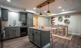 2730 Chelsea Dr, Akron, OH 44312