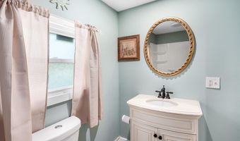 8 Bush Ave, Allenstown, NH 03275