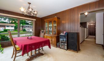 874 Hillandale Dr, Antioch, IL 60002