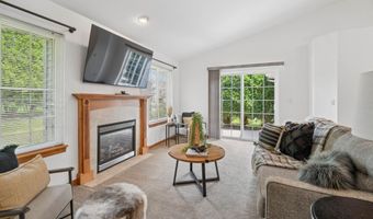 4490 W TRASINO Way, Appleton, WI 54913