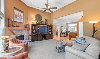 420 Cobblestone Ct, Slinger, WI 53086
