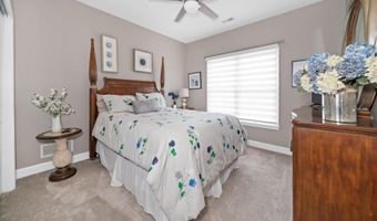 33 WATERTON Dr, Bear, DE 19701