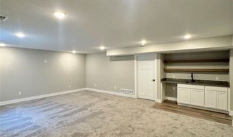 519 Meadows Ct, Polk City, IA 50226