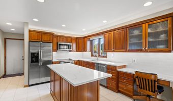 2409 E Greshan Ct, Arlington Heights, IL 60004