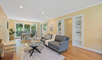 4610 ROXBURY Dr, Bethesda, MD 20814