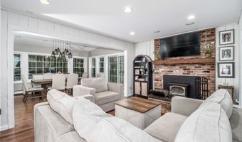 20 Puritan Valley Rd, Brookfield, CT 06804