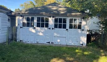 618 Green St, Algonac, MI 48001