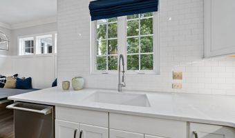 3138 Curling Creek Dr, Apex, NC 27502