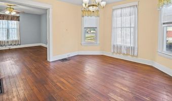 3302 College Ave, Alton, IL 62002