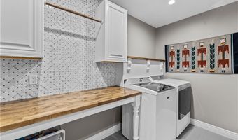 36 Ferry Ln, Barrington, RI 02806