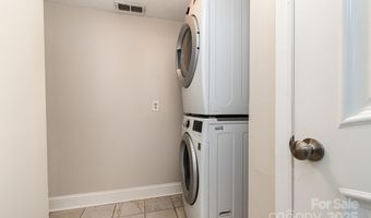 2528 Arnold Dr, Charlotte, NC 28205