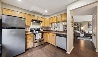 1020 N STAFFORD St 311, Arlington, VA 22201