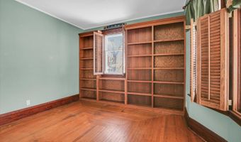 130 S Pine St, Arcola, IL 61910