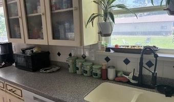 1404 S Madison Ave, Aurora, MO 65605