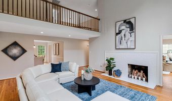 9908 KENTSDALE Dr, Potomac, MD 20854