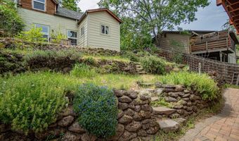 307 Hillcrest St, Ashland, OR 97520