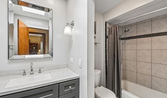 815 S Salem Ave, Arlington Heights, IL 60005