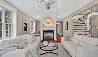 9715 SINGLETON Dr, Bethesda, MD 20817