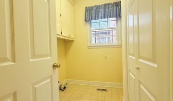 1014 Crestwood Dr, Albertville, AL 35950