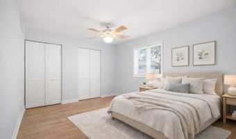 27 W347 Washington Ave, Winfield, IL 60190