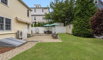 28 Wilbur Ave, Newport, RI 02840