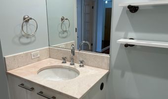 1881 N NASH St 307, Arlington, VA 22209