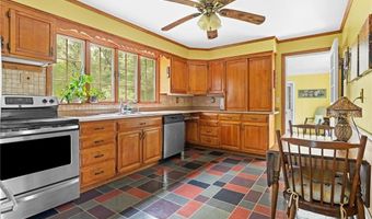 110 Hopkins Ave, Johnston, RI 02919