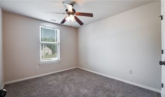 105 NE Larkspur Ln, Bentonville, AR 72712