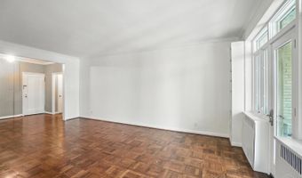 2376 Madison Rd, Cincinnati, OH 45208