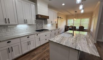 632 Hiram Dr, Bauxite, AR 72011