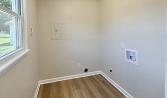 2318 E 40th St, Anderson, IN 46013