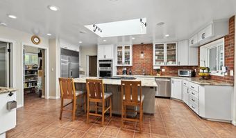 9865 Edgelake Dr, La Mesa, CA 91941