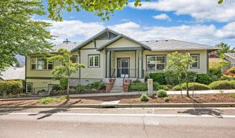 877 N Mountain Ave, Ashland, OR 97520