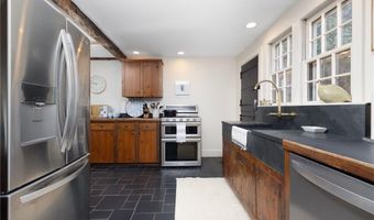 27 William St, Newport, RI 02840