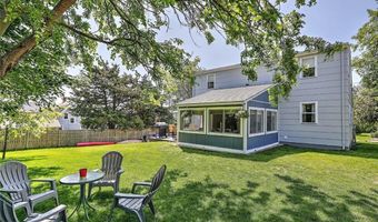 56 King Philip Rd, Narragansett, RI 02882