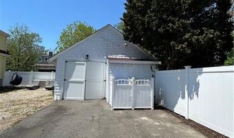 7 Verndale Cir, Bristol, RI 02809